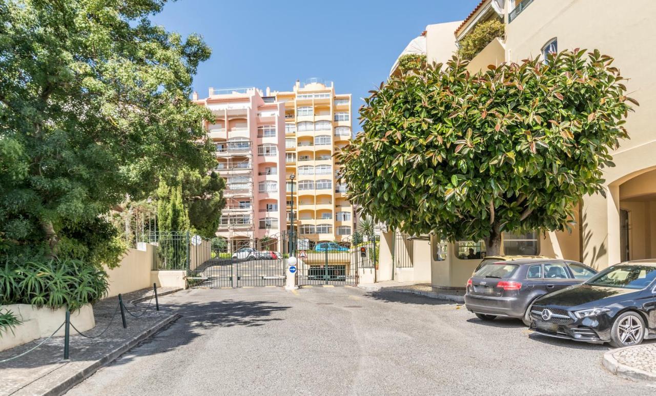 Houze_Lovely Flat With Swimming Pool! Cascais Bagian luar foto