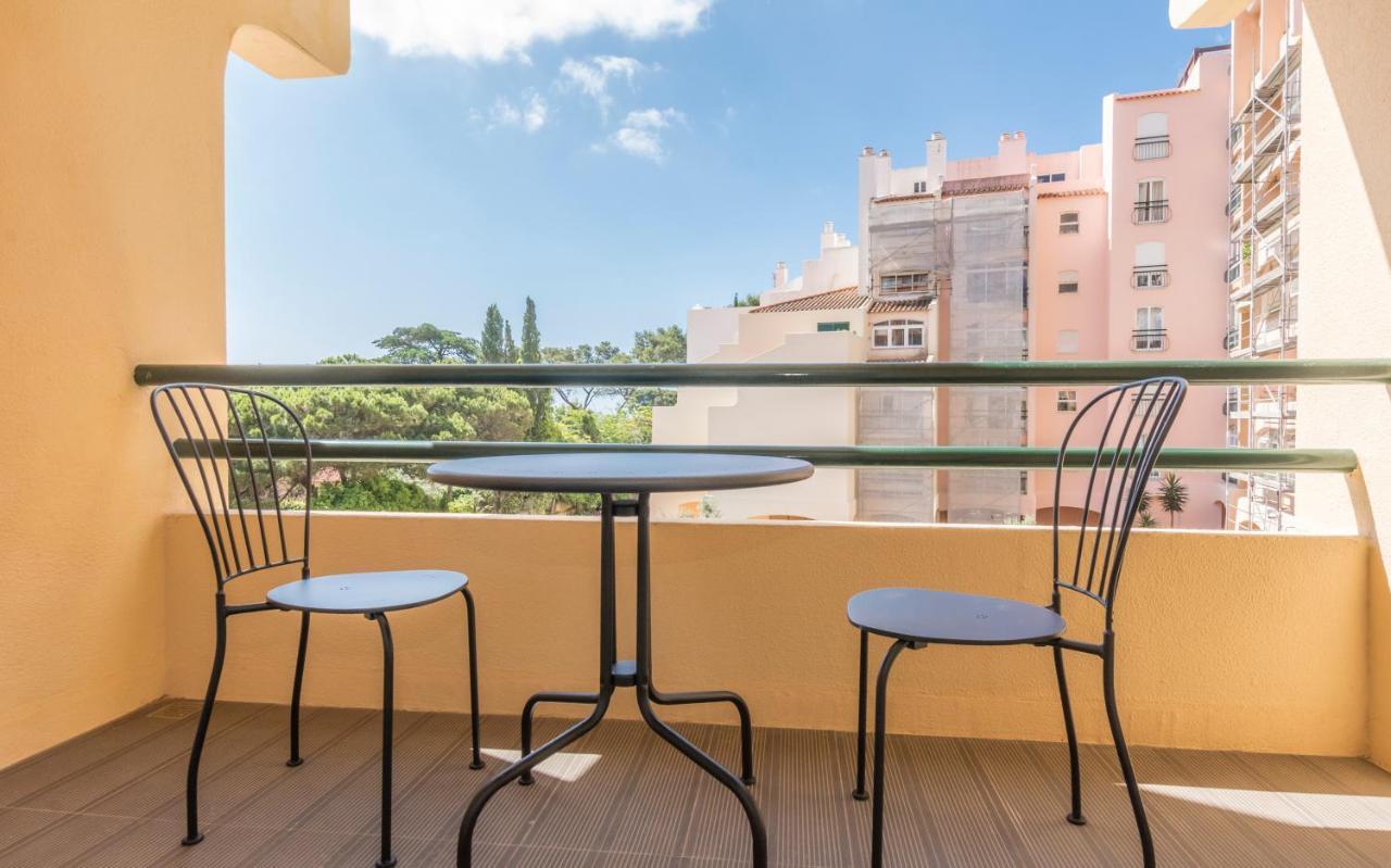 Houze_Lovely Flat With Swimming Pool! Cascais Bagian luar foto
