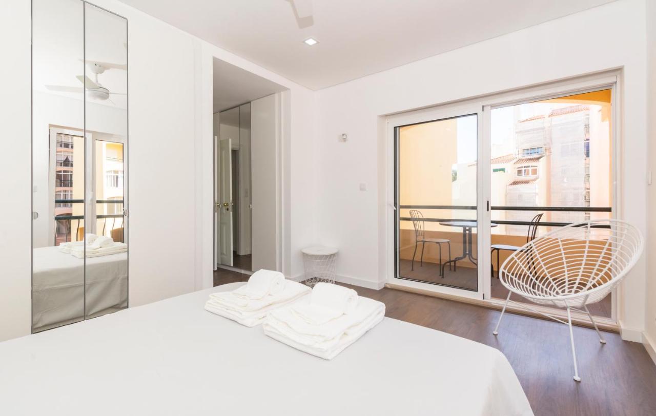 Houze_Lovely Flat With Swimming Pool! Cascais Bagian luar foto